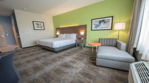 Standard King Room