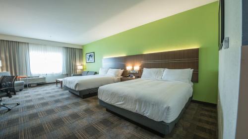 Suite with Two Queen Beds