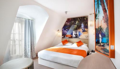 Superior Double Room with Street View