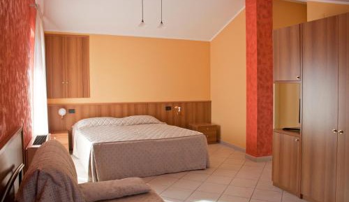 Comfort Triple Room