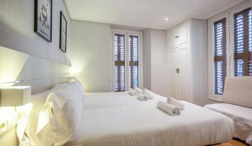Triple Room with Shared Bathroom