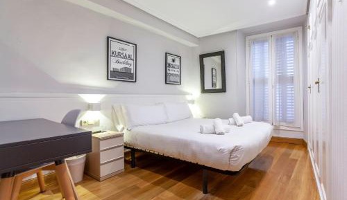 Standard Double Room with Shared Bathroom