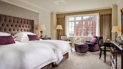 Classic Twin Room with Courtyard View