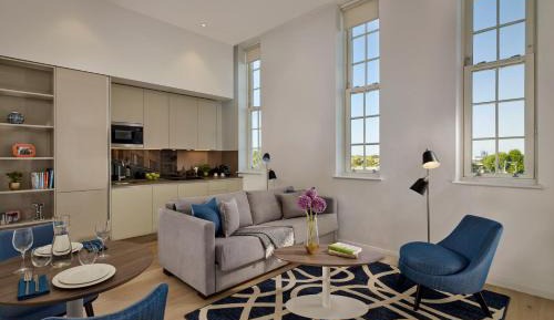 Deluxe Apartment