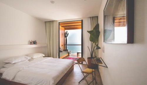 Double or Twin Room with Sea View