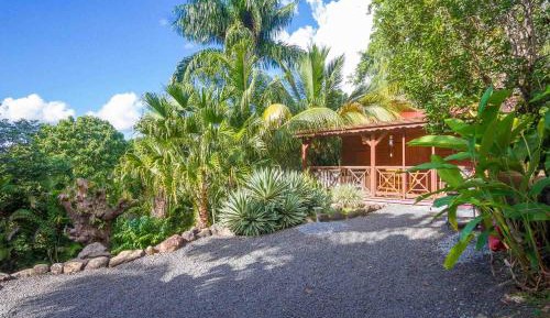 Bungalow with Garden View
