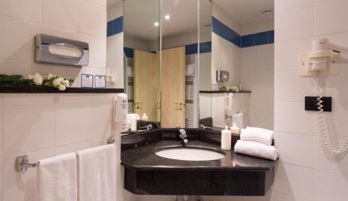 Standard Twin Room - Free Breakfast