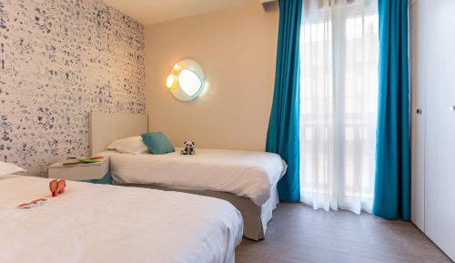 Two-Bedroom Apartment with Terrace or Balcony (6 People) - Capitanierie Buildings