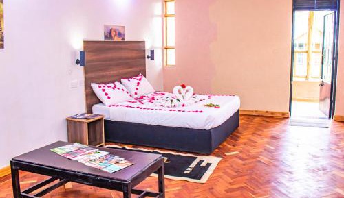 Deluxe Double Room (2 Adults + 1 Child)