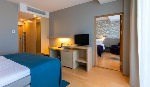 Family Room (2 Adults + 2 Children) with Spa Access