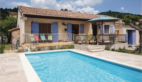 Three-Bedroom Holiday Home 