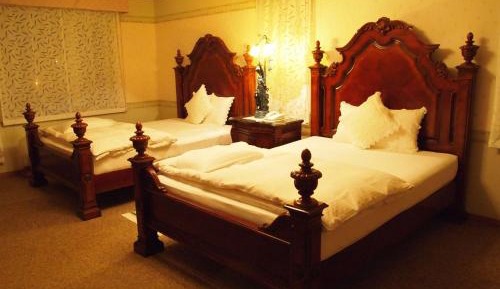 Twin Room with Private Bathroom