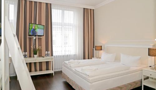 Family Room (4 Adults)