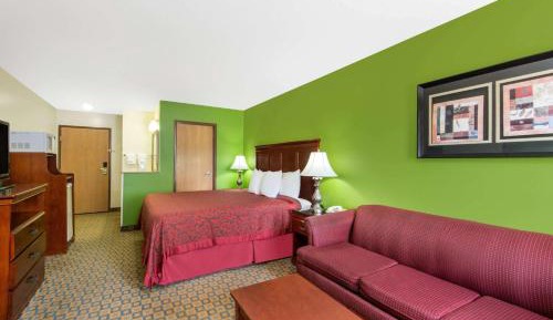 Queen Studio Suite - Smoking