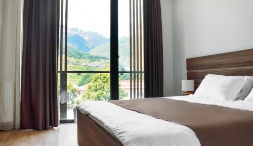 Double Room with Mountain View