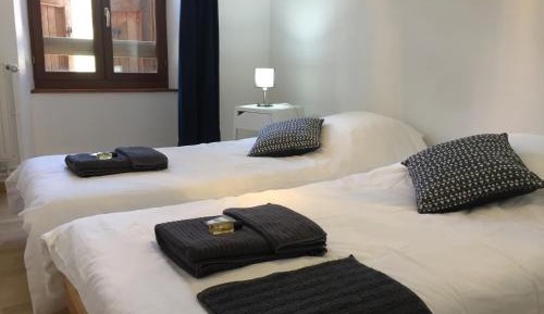 Twin Room with Mountain View