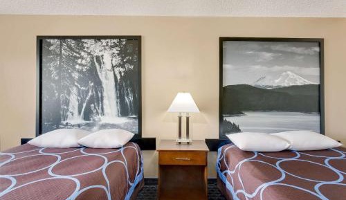 Queen Room with Two Queen Beds - Non-Smoking