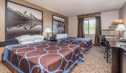 Queen Room with Two Queen Beds - Non-Smoking
