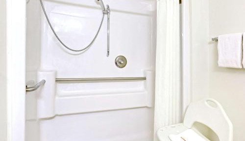 1 Queen Bed, Mobility Accessible Room, Bathtub w/ Grab Bars, Non-Smoking