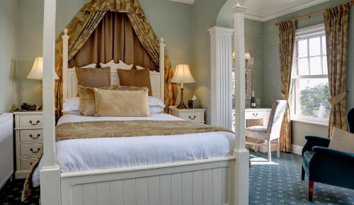 Four Poster Room
