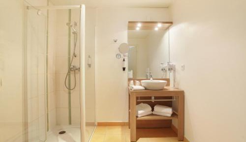 One-Bedroom Apartment (4 Adults)
