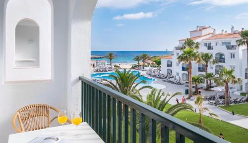 Select Studio with Side Sea View