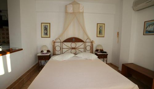 Studio with Sea View (3 Adults)