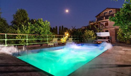 Deluxe Studio (4 Adults)