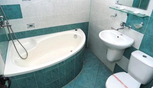 One-Bedroom Suite with Balcony