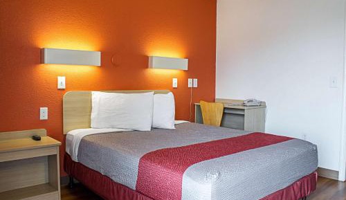 Queen Room - Disability Access - Non-Smoking