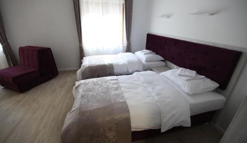 Deluxe Family Room