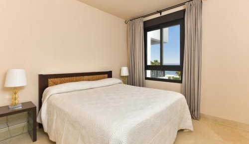 One-Bedroom Apartment with Sea View
