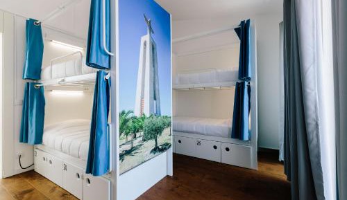 Bunk Bed in Mixed Dormitory Room