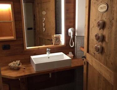 Quadruple Room with Private Bathroom