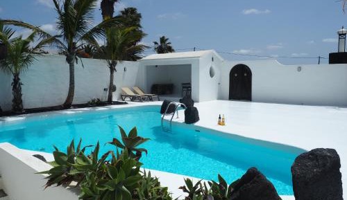 Three-Bedroom Villa (6 Adults)