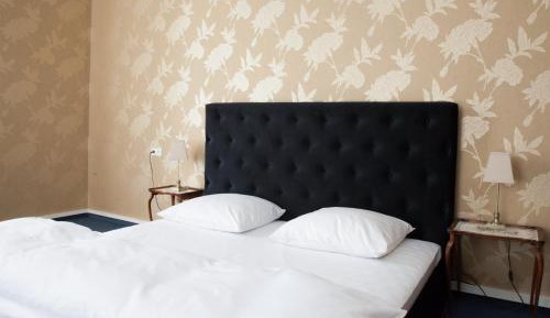 Deluxe King Suite
