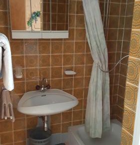 Double Room with Shared Toilet