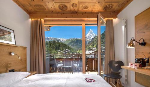 Deluxe Double Room with Matterhorn View