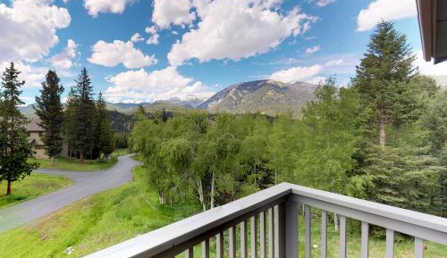 Four bedroom holiday home 