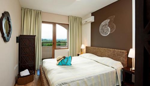 One-Bedroom Apartment with Balcony