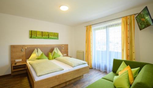 One-Bedroom Apartment with Balcony