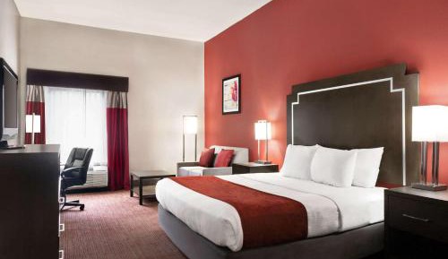 Studio Suite with King Bed - Non-Smoking