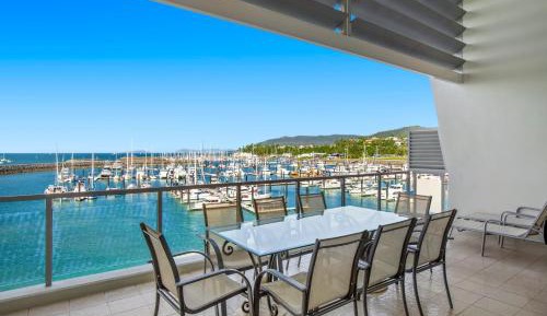 4 Bedroom 3 Bathroom Waterfront Loft Penthouse