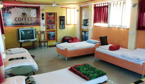 Economy Quadruple Room with Shared Bathroom