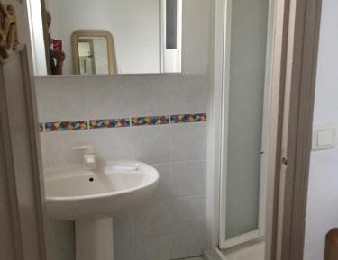 Deluxe Double Room with Shower