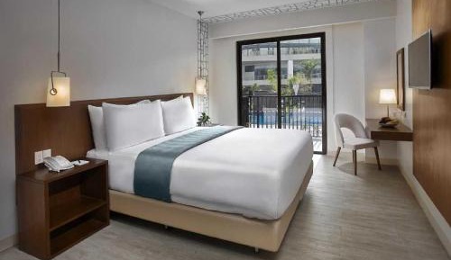 Deluxe King Room