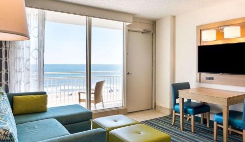 Double Suite with Two Double Beds - Non-Smoking