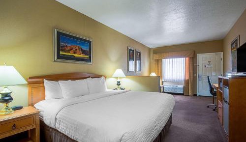 King Suite with Sofa Bed - Non-Smoking
