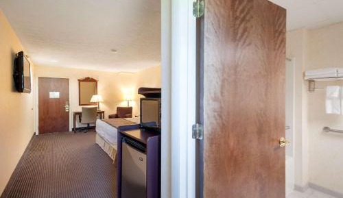 King Room - Accessible/Non-Smoking