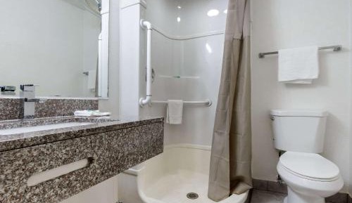 Queen Room - Non-Smoking